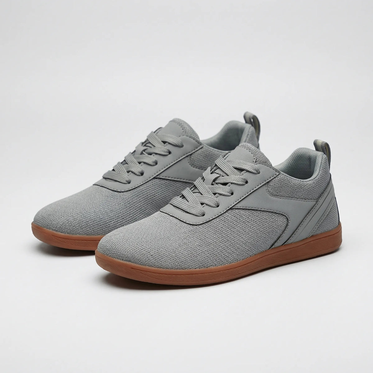 Barefoot-Style Trainers with Wide Toe Box