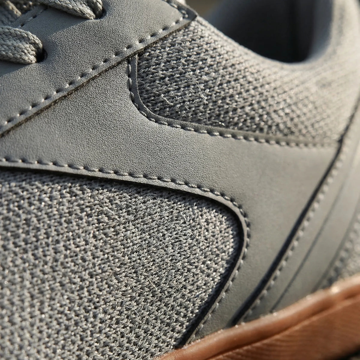 Barefoot-Style Trainers with Wide Toe Box