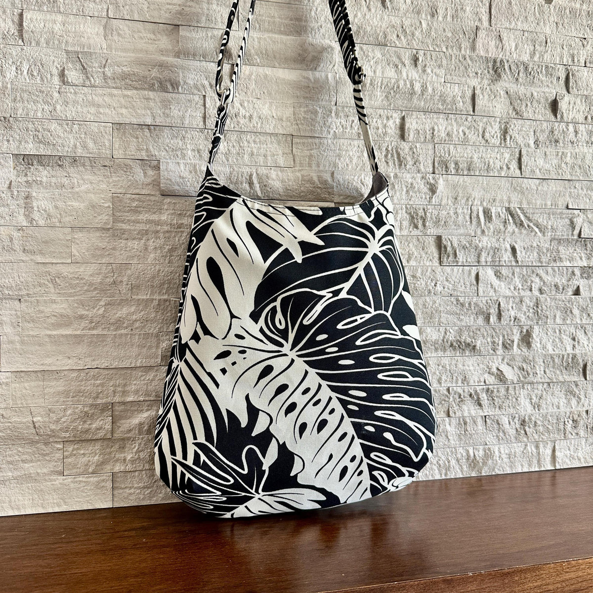 One Handle Hobo Bag - Emerald Leaf Weave