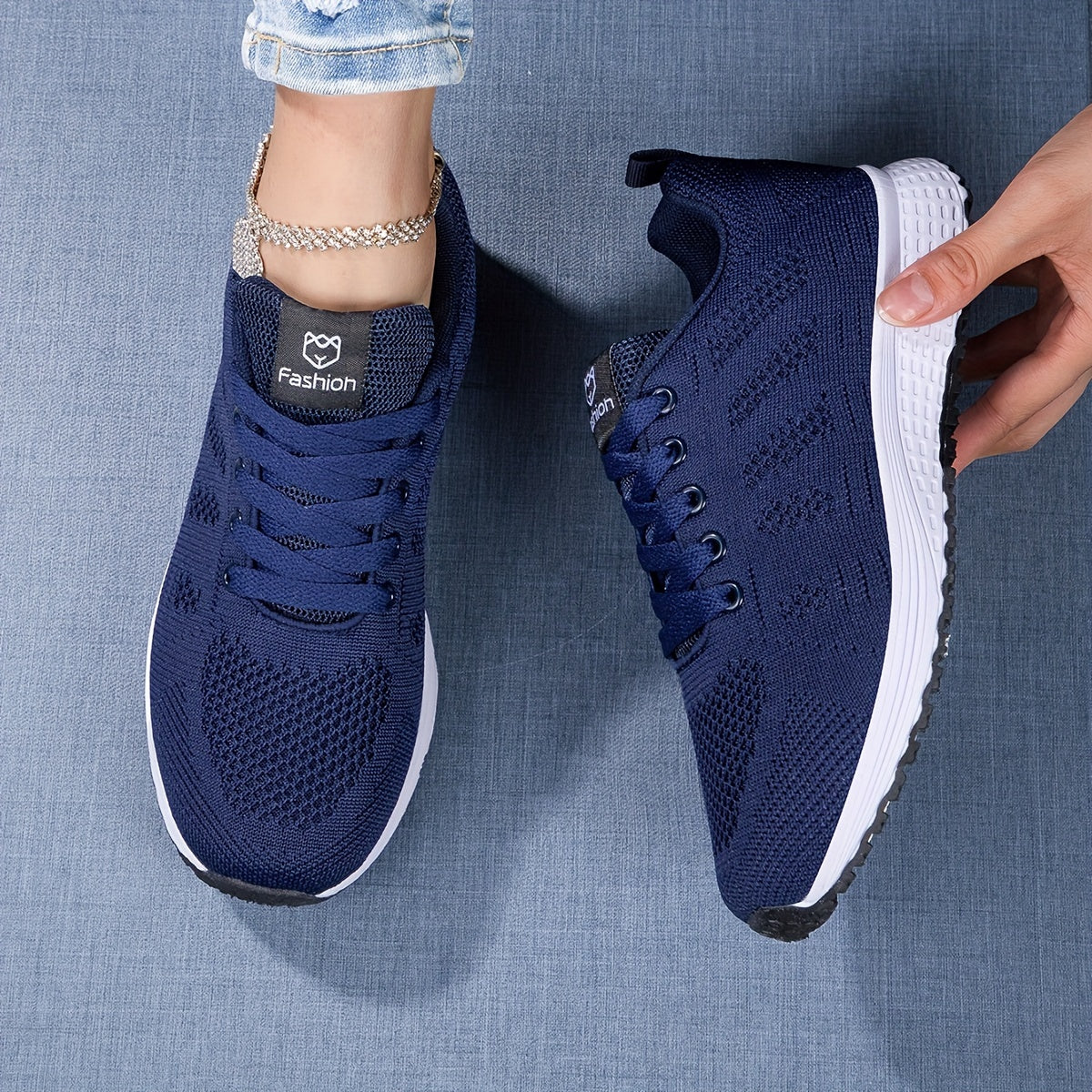 Lightweight and Breathable Mesh Sneakers with Cushioned Sole - Ideal for Spring and Summer