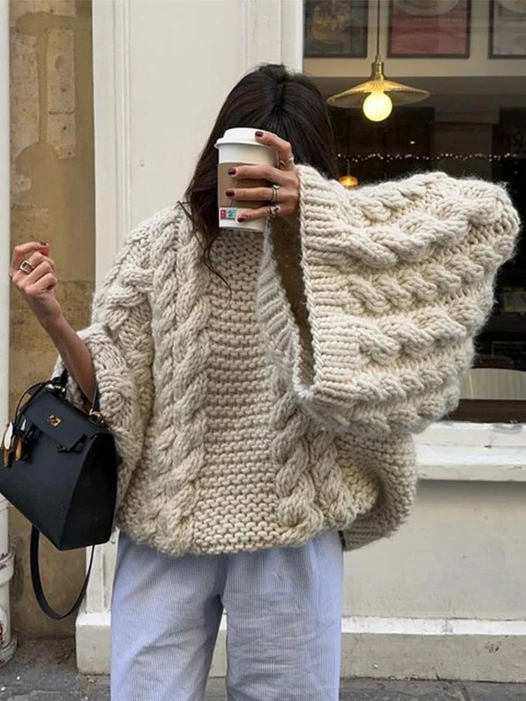 Lisa | Women's Oversized Cable Knit Sweater