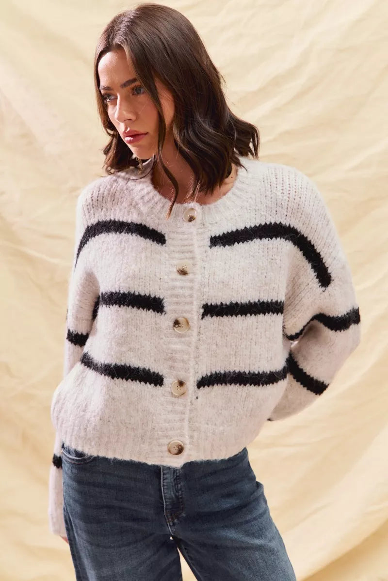 Lisa | Women's Oversized Knit Cardigan