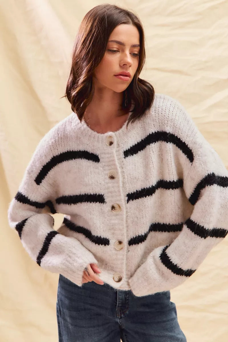 Lisa | Women's Oversized Knit Cardigan