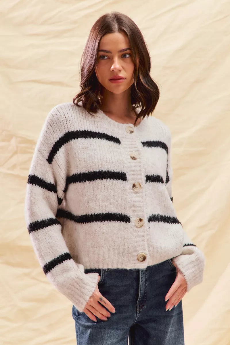 Lisa | Women's Oversized Knit Cardigan