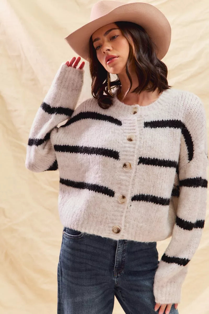 Lisa | Women's Oversized Knit Cardigan