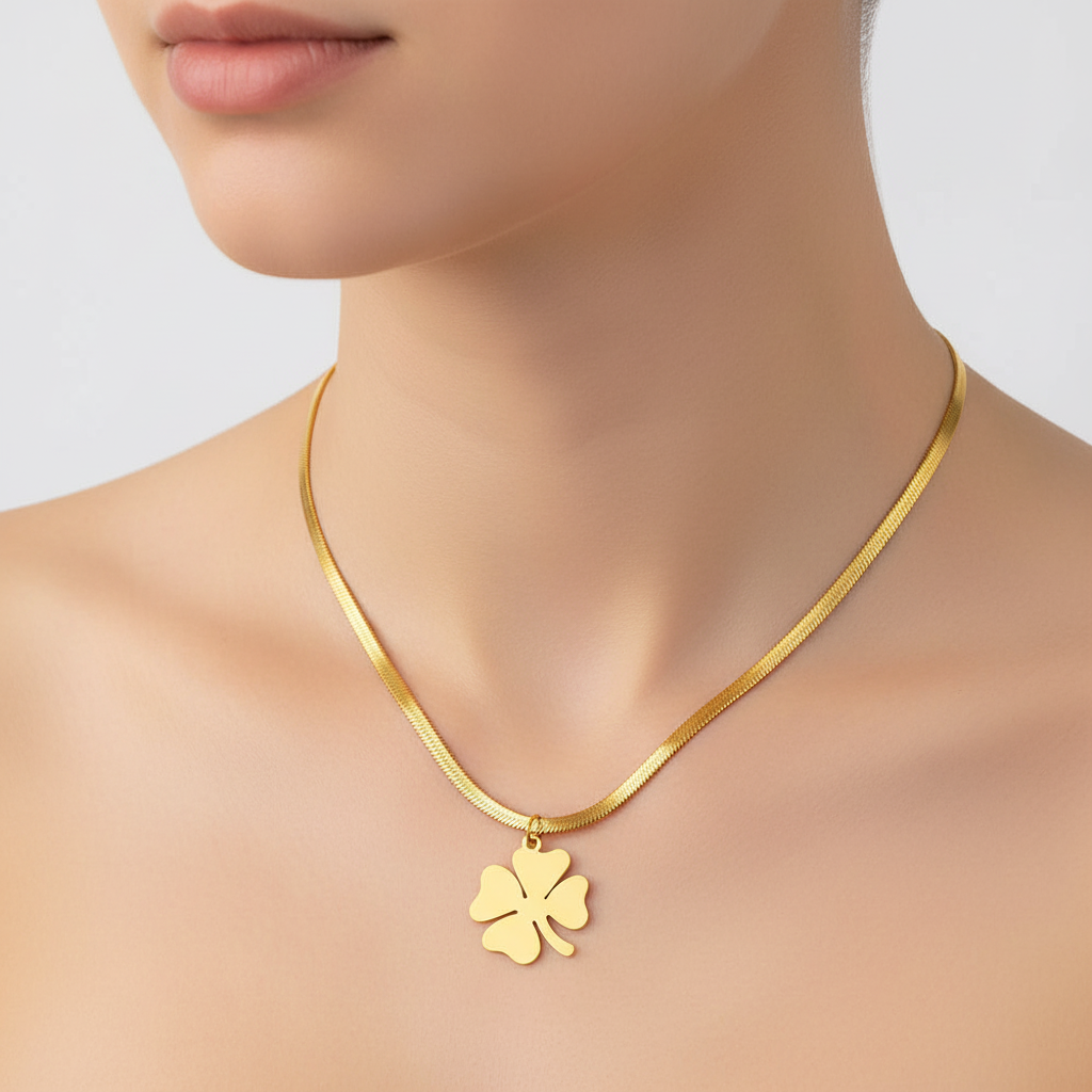 Snake Chain Necklace with Clover Charm