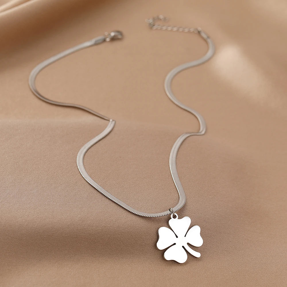Snake Chain Necklace with Clover Charm