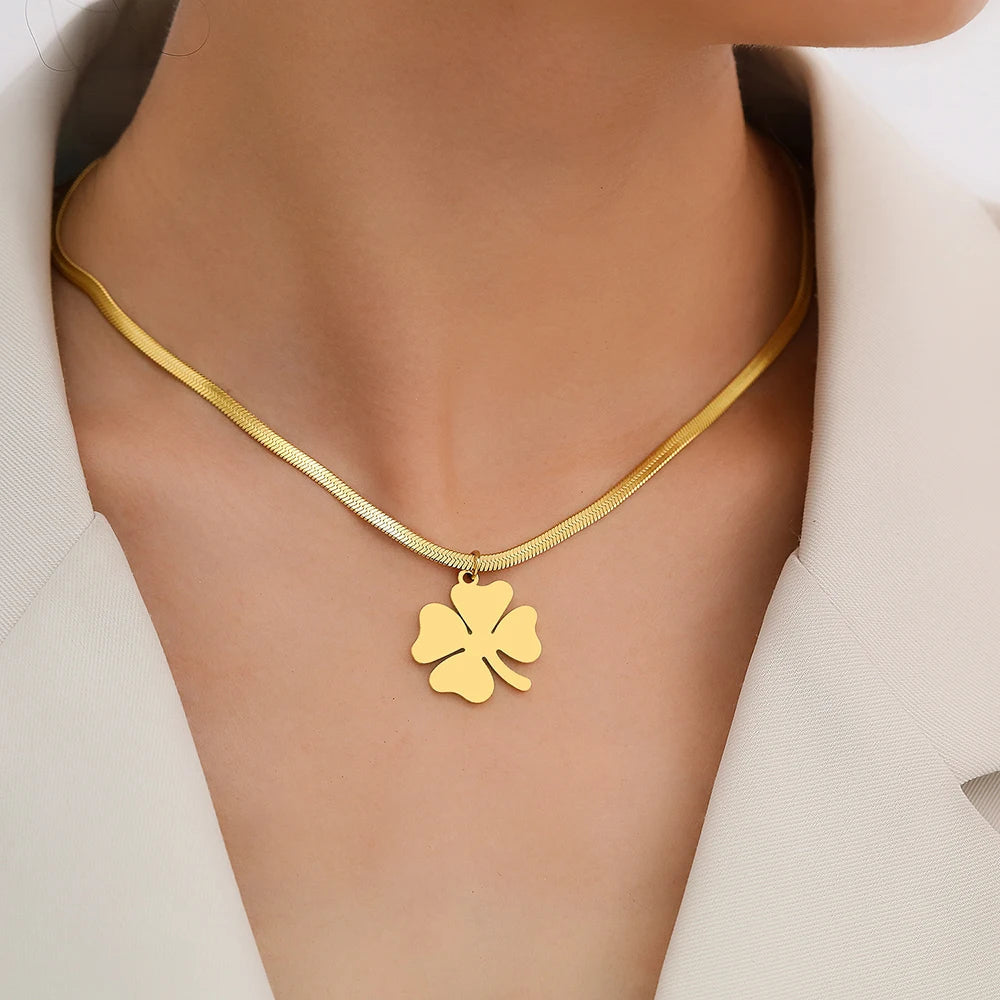 Snake Chain Necklace with Clover Charm