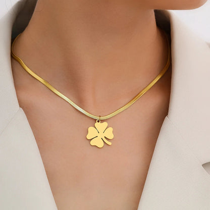 Snake Chain Necklace with Clover Charm